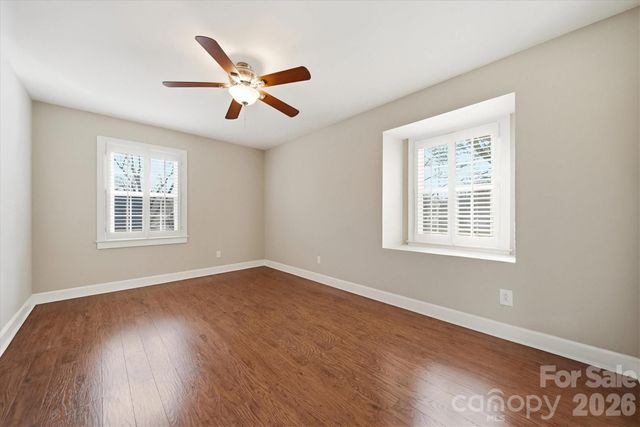 1215 6th Street NW, Hickory, NC 28601