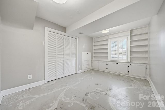 1215 6th Street NW, Hickory, NC 28601