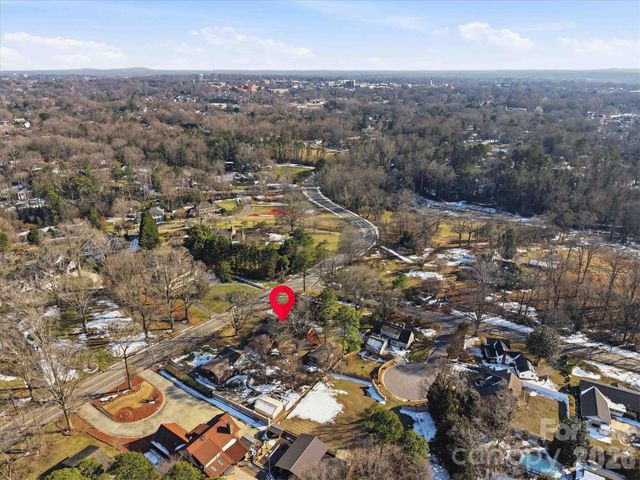 1215 6th Street NW, Hickory, NC 28601