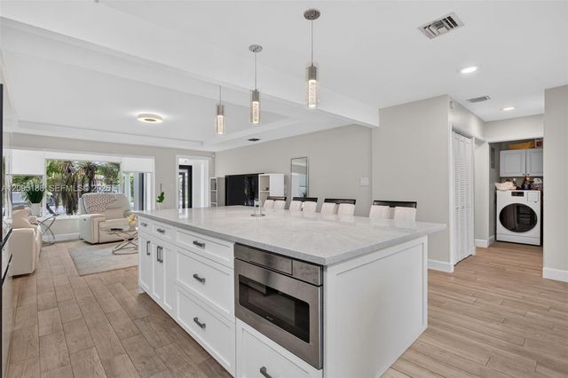 2545 SE 2nd Court, Pompano Beach, FL 33062