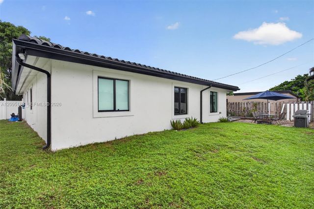 2545 SE 2nd Court, Pompano Beach, FL 33062