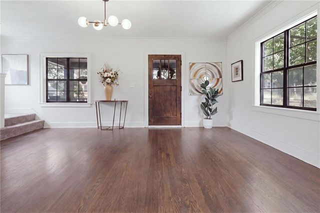 10107 E 11th Street, Independence, MO 64053