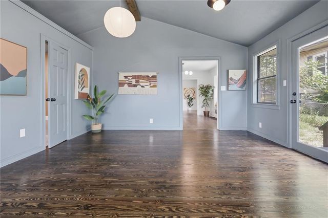 10107 E 11th Street, Independence, MO 64053