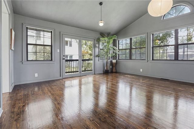 10107 E 11th Street, Independence, MO 64053