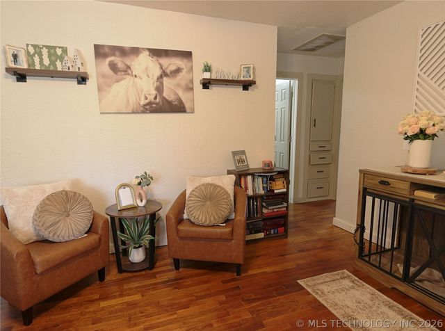 310 N Main Street, Wagoner, OK 74467