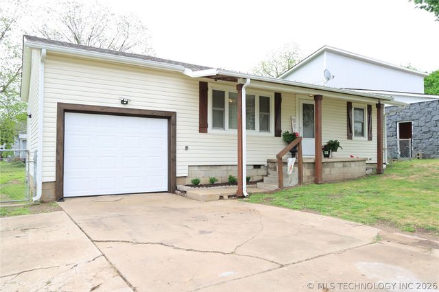 310 N Main Street, Wagoner, OK 74467