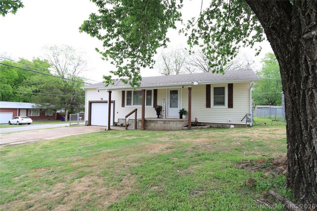 310 N Main Street, Wagoner, OK 74467