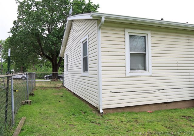 310 N Main Street, Wagoner, OK 74467