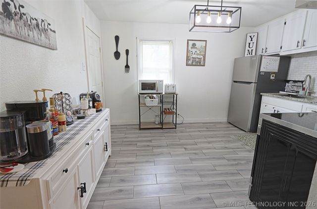 310 N Main Street, Wagoner, OK 74467