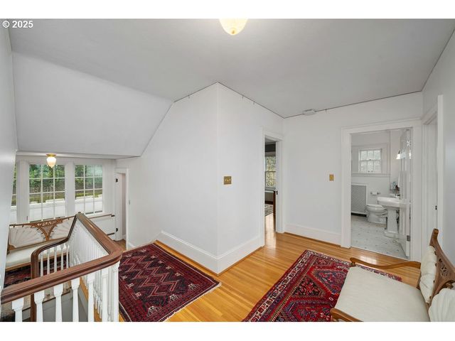 745 Nw CULPEPPER Ter, Portland, OR 97210