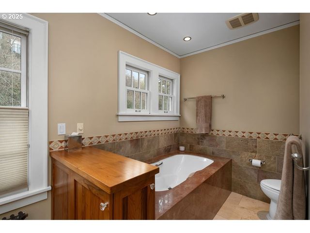 745 Nw CULPEPPER Ter, Portland, OR 97210