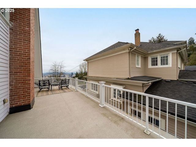 745 Nw CULPEPPER Ter, Portland, OR 97210