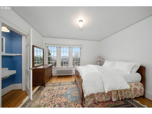 745 Nw CULPEPPER Ter, Portland, OR 97210