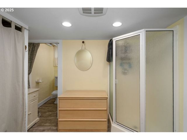 745 Nw CULPEPPER Ter, Portland, OR 97210