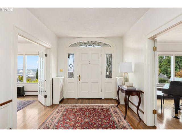 745 Nw CULPEPPER Ter, Portland, OR 97210