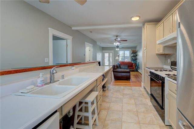 66 Roanoke Street, Providence, RI 02908