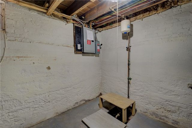 66 Roanoke Street, Providence, RI 02908