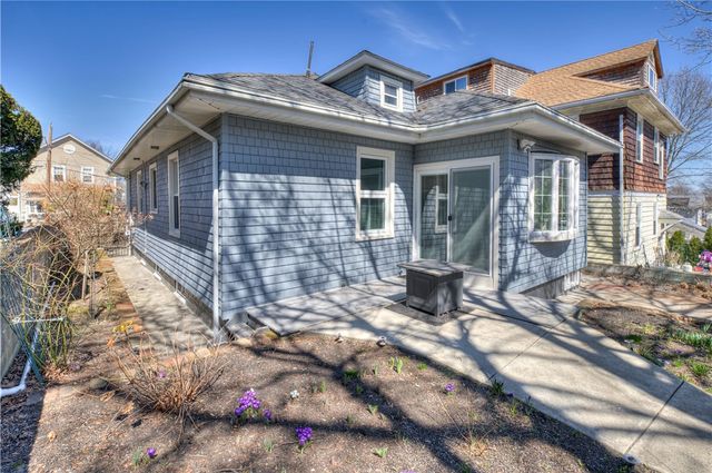 66 Roanoke Street, Providence, RI 02908