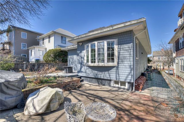 66 Roanoke Street, Providence, RI 02908