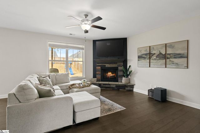 286 Foxbank Circle, Greer, SC 29651