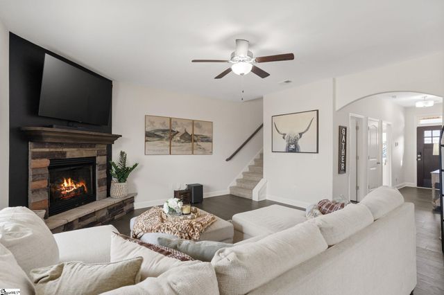 286 Foxbank Circle, Greer, SC 29651