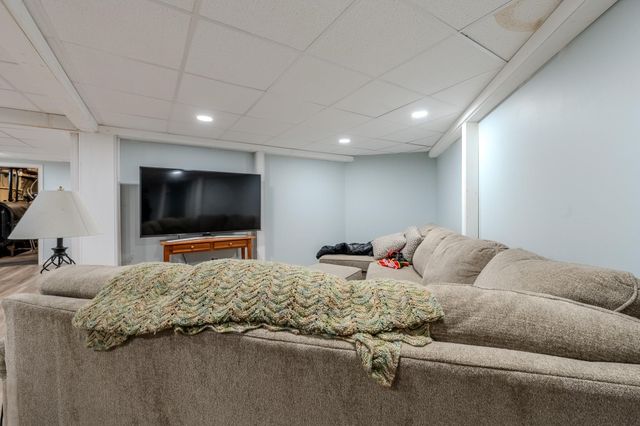 240 Main Street, Pelham, NH 03076