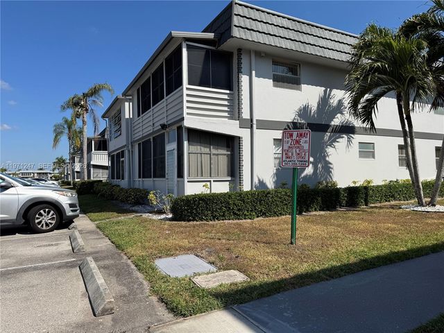 629 Saxony Ln N 629, Delray Beach, FL 33446