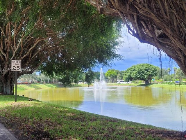 629 Saxony Ln N 629, Delray Beach, FL 33446