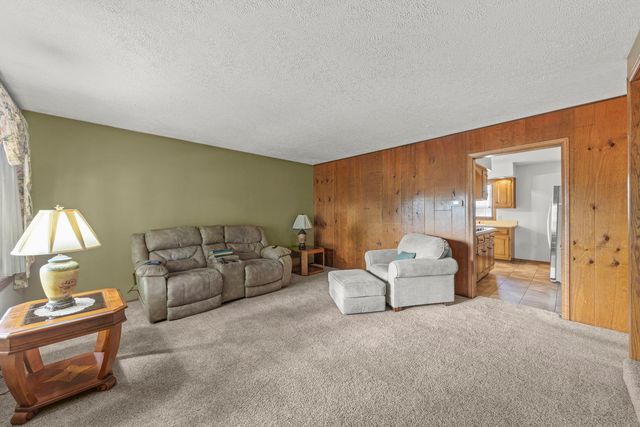 15112 Raday Drive, Midlothian, IL 60445