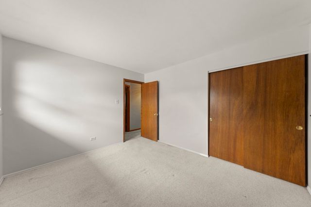 15112 Raday Drive, Midlothian, IL 60445