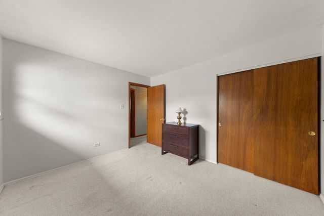 15112 Raday Drive, Midlothian, IL 60445