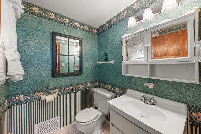 15112 Raday Drive, Midlothian, IL 60445