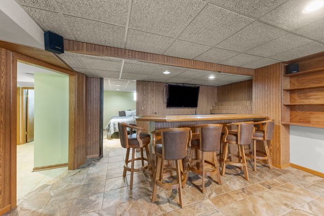 15112 Raday Drive, Midlothian, IL 60445