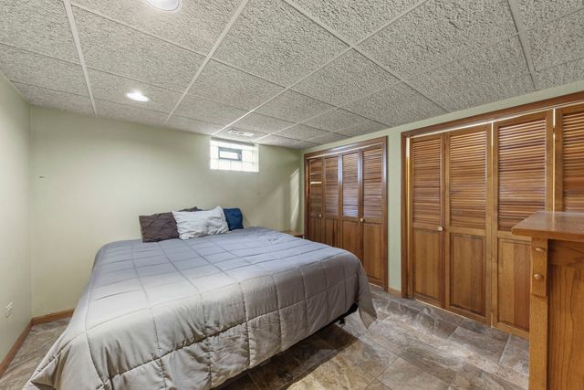 15112 Raday Drive, Midlothian, IL 60445