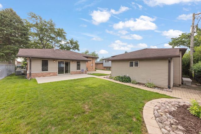 15112 Raday Drive, Midlothian, IL 60445