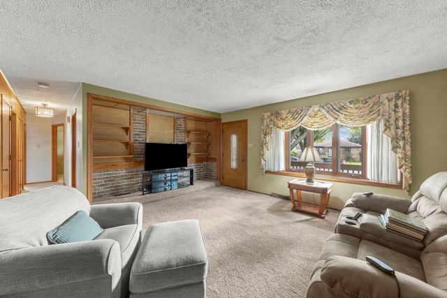 15112 Raday Drive, Midlothian, IL 60445