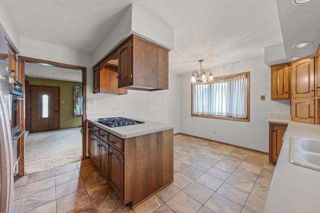 15112 Raday Drive, Midlothian, IL 60445