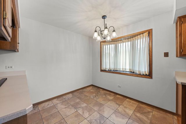 15112 Raday Drive, Midlothian, IL 60445