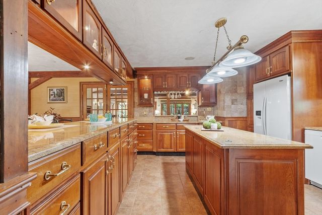 87 Gorham Street, Chelmsford, MA 01824