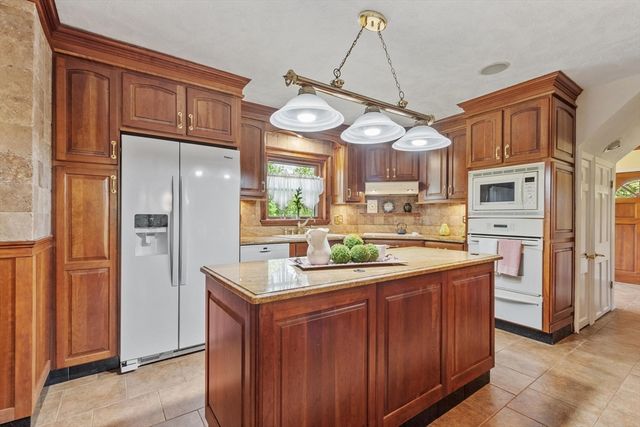 87 Gorham Street, Chelmsford, MA 01824