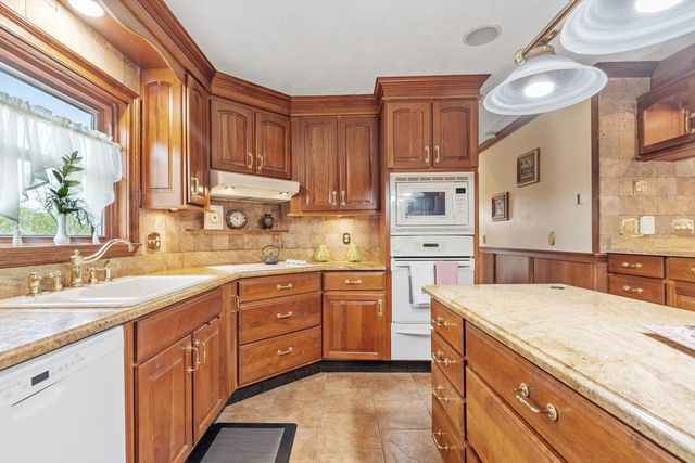 87 Gorham Street, Chelmsford, MA 01824