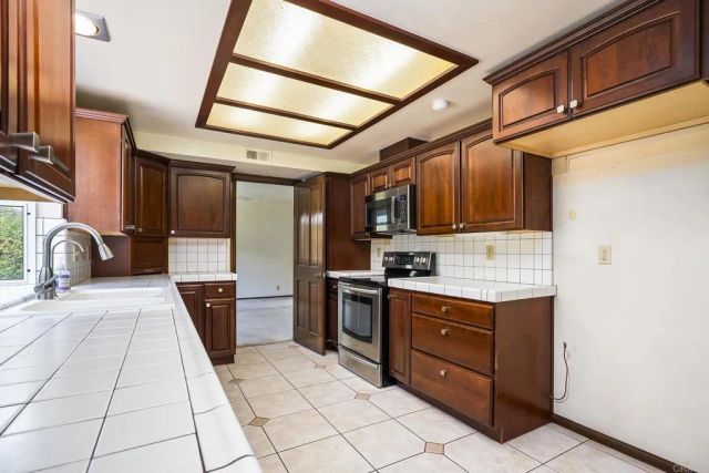 540 IDAHO AVE, Escondido, CA 92025