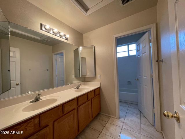 7140 E MEDINA Avenue, Mesa, AZ 85209