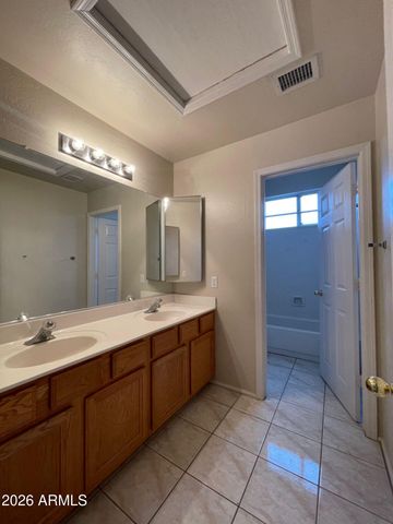 7140 E MEDINA Avenue, Mesa, AZ 85209