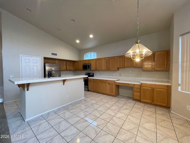 7140 E MEDINA Avenue, Mesa, AZ 85209