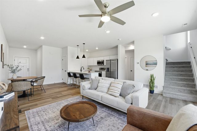 253 NW Waverly Drive, Waukee, IA 50263