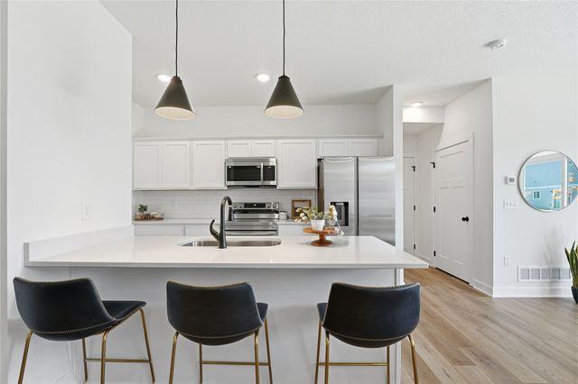 253 NW Waverly Drive, Waukee, IA 50263