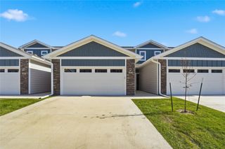 253 NW Waverly Drive, Waukee, IA 50263