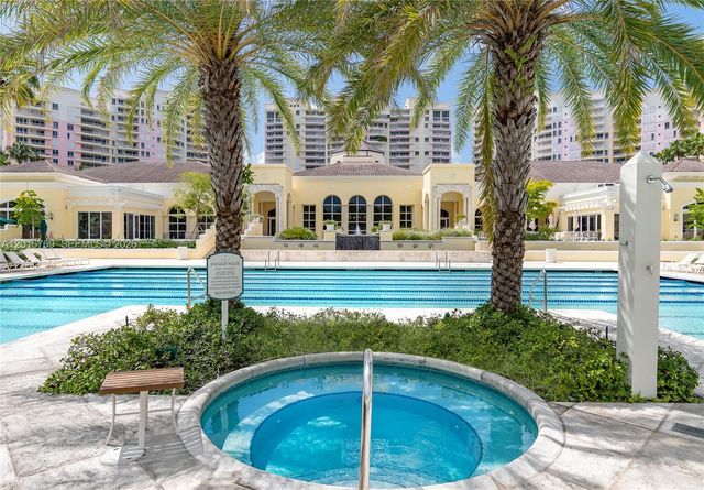 737 Crandon Blvd 402, Key Biscayne, FL 33149