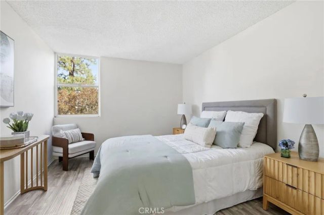 18620 Hatteras 276, Tarzana, CA 91356